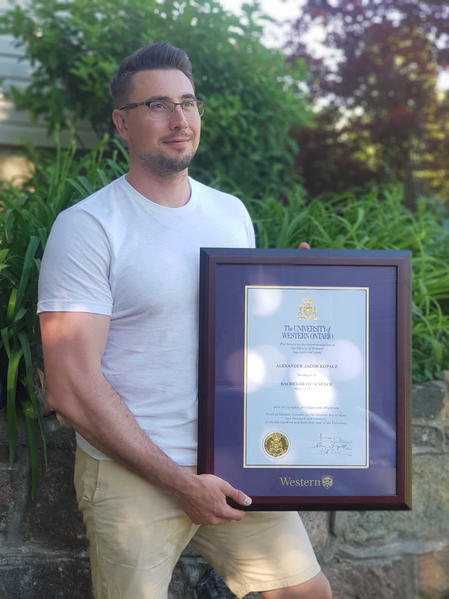 Photographer: ... now look off into the distance. 
Me: Which way? 
Photographer: Towards your future!

Engineering ✔️ 
Physics ✔️ 
Really happy to have officially checked this 2nd degree off my to-do list. 
What’s next? Just wait and see!