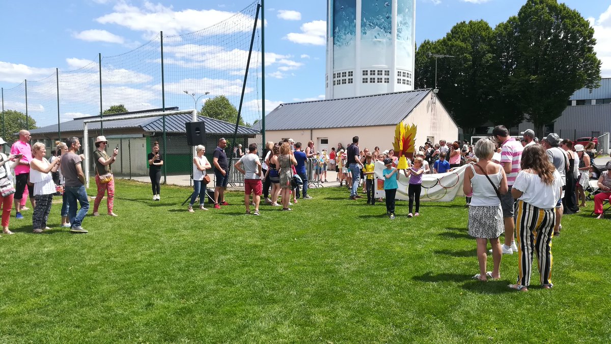 UsepMayenne's tweet image. Cérémonie d'ouverture de la journée olympique à Ambrières.
@CDOS53
@SPORTPDL
@usepnationale
@FranceOlympique