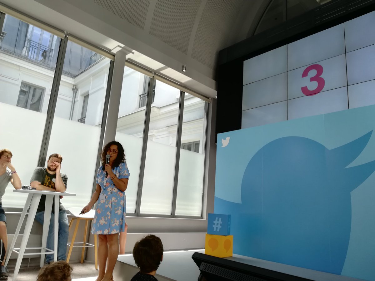 VaughanNiamh's tweet image. Un petit air de vacances @TwitterParis @TwitterFrance for last @CoderDojoParis before the hols. Thanks to Julie and all the team of mentors for all your time, patience and good humour @BrendaOConnell  you are here in spirit 😊
