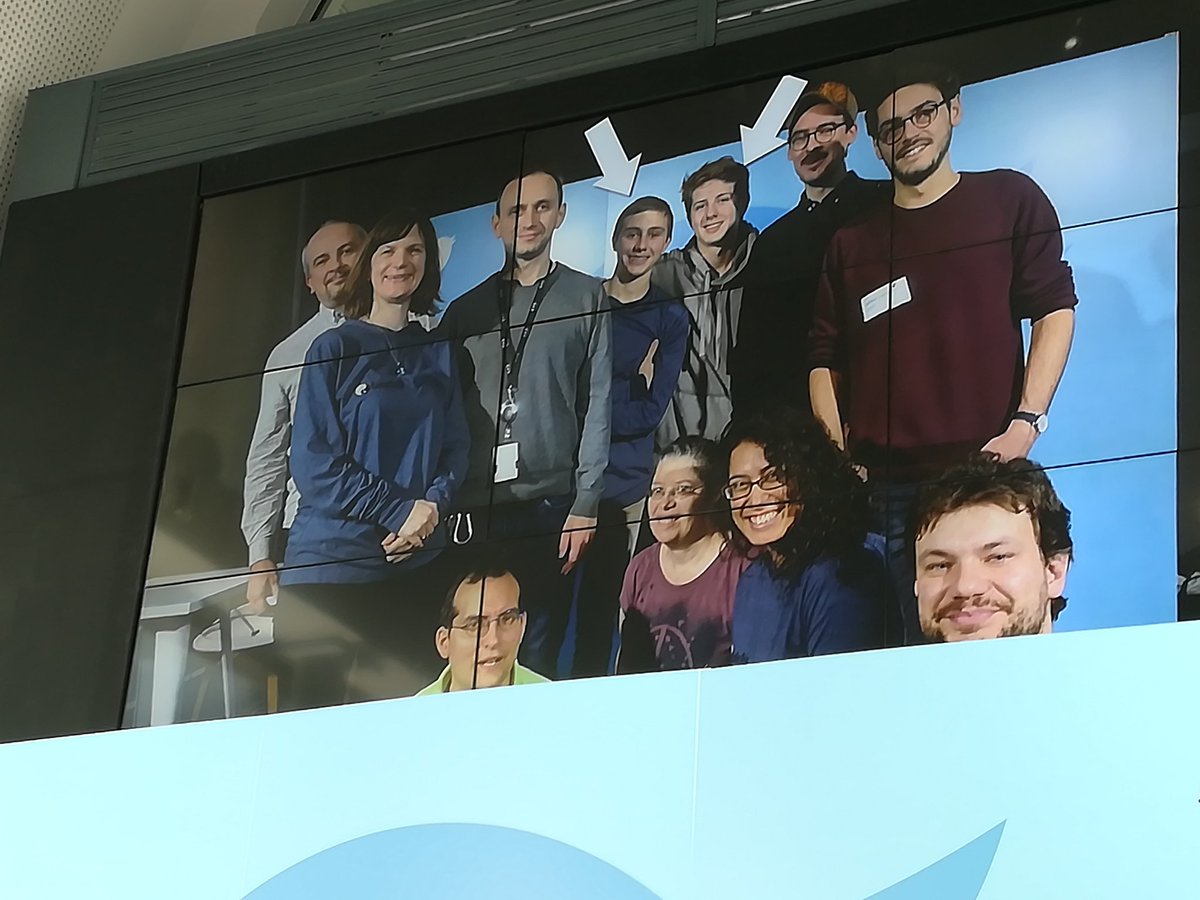 VaughanNiamh's tweet image. Un petit air de vacances @TwitterParis @TwitterFrance for last @CoderDojoParis before the hols. Thanks to Julie and all the team of mentors for all your time, patience and good humour @BrendaOConnell  you are here in spirit 😊
