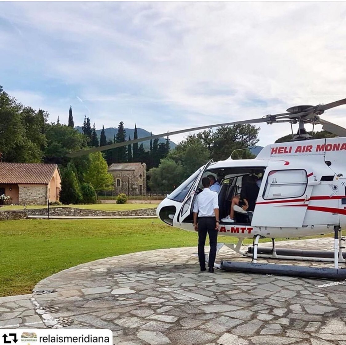 HeliAirMonaco's tweet photo. New Héli package with @relaismeridiana  fly on helicopter from #monaco #Niceairport  #cannes #Helicopter #package  #italie #garlenda #italy Thank you 👌😊🇲🇨 https://t.co/9QrRqUmOeu