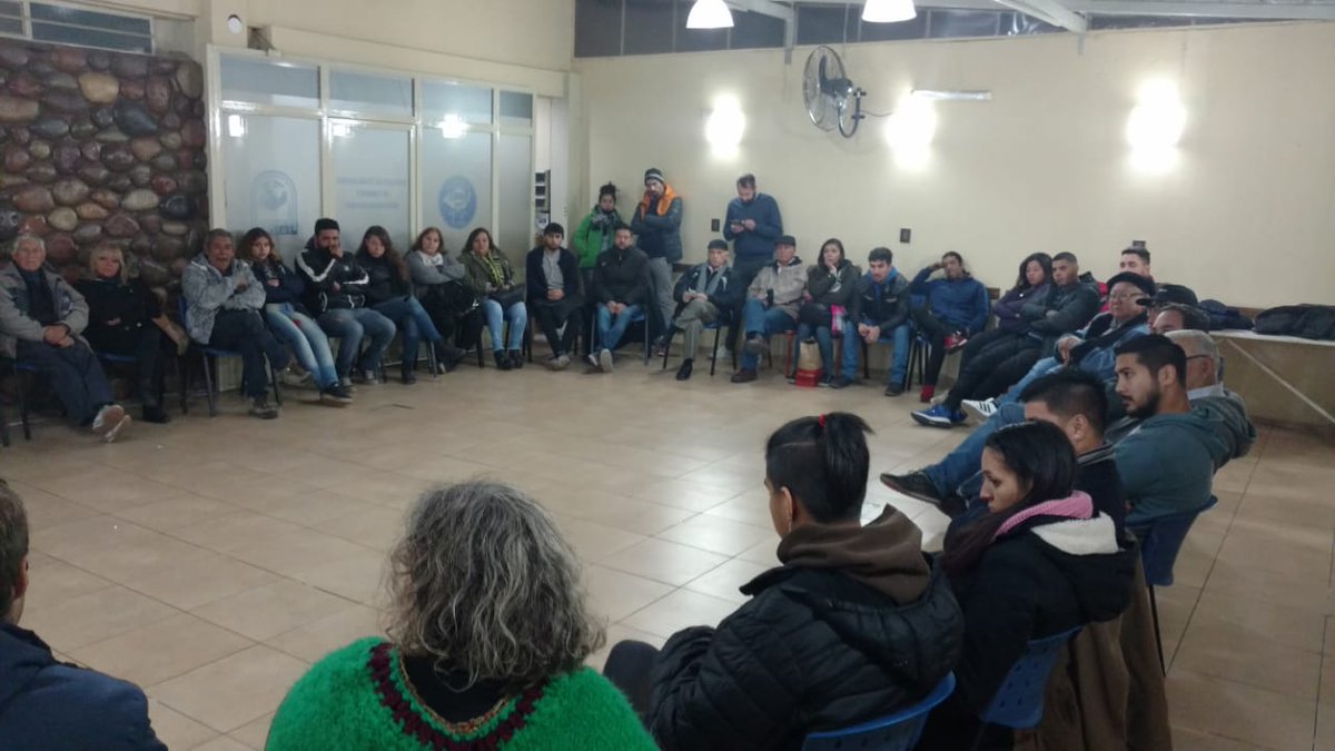 EmilioACaram's tweet photo. Organizarnos para seguir con más fuerza, convencidos de que en la Unidad del Movimiento Nacional y Popular está la Victoria, firmes junto a @alferdez y @CFKArgentina, todo nuestro apoyo a la compañera @afernandezk y candidatxs del Frente. Primero la Patria! 🇦🇷. Red Peronista Mza https://t.co/bExxgpMr7e