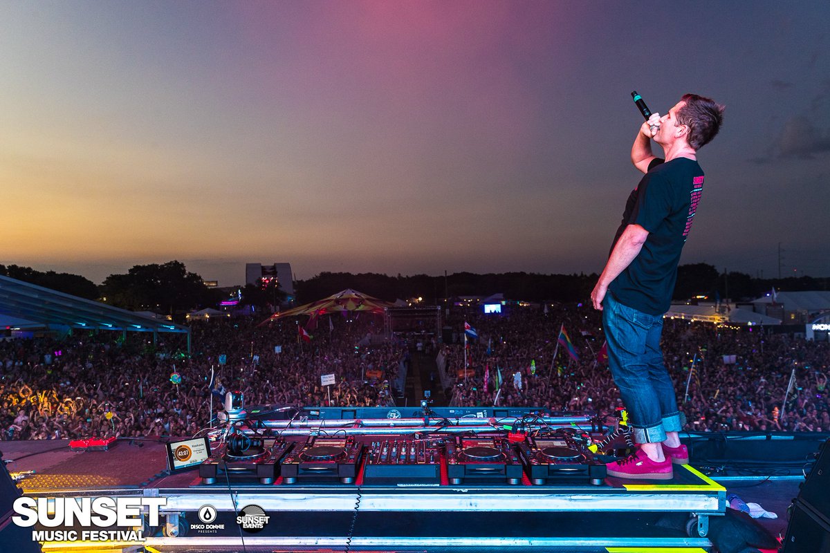 sunsetotr's tweet photo. Who remembers that sunset set with @kaskade at #SUNSET19?π€πππΆ
πΈ : @AliveCoverage https://t.co/mBwvGV2LnT