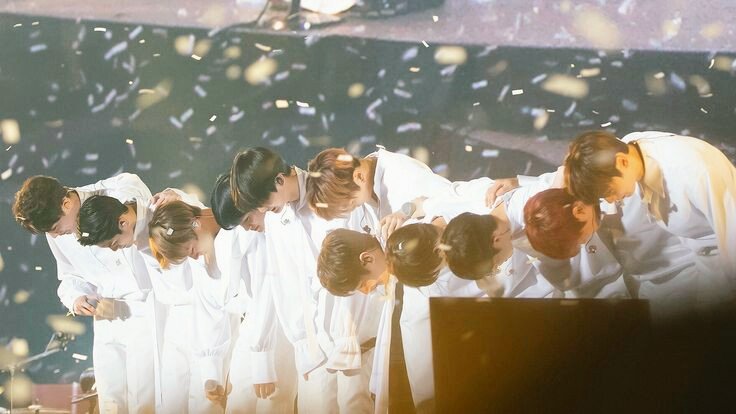 hi i miss wanna one so much!! i hope they're doing good as they pursue their dreams & as they take steps in the same right path ♡ #WannaOne