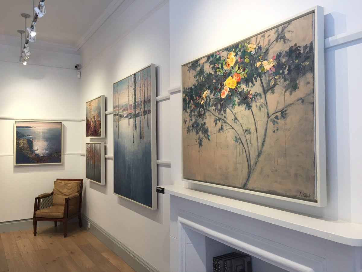 What better way to spend your Saturday than surrounded by wonderful #art <a href="/annaperlin/">Anna Perlin</a> 'Window through the Seasons' until 19th July.

 #Hangingday #artist #LAOTY #skyarts #landscapes #flowers #gallery <a href="/SkyArts/">Sky Arts Awards</a>