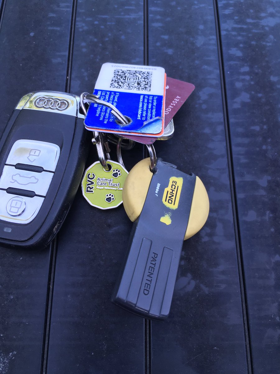 Spectrumscreen2's tweet image. If someone has lost keys they are at the gin bar! #miltonborap