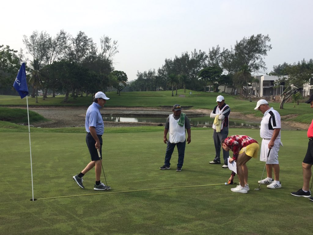 #AlMomento el Alcalde de #Veracruz, Fernando Yunes Márquez, así como empresarios participan en el Primer Torneo Copa Empresarial CANACO 🏌🏻🏌🏻‍♀️🏆