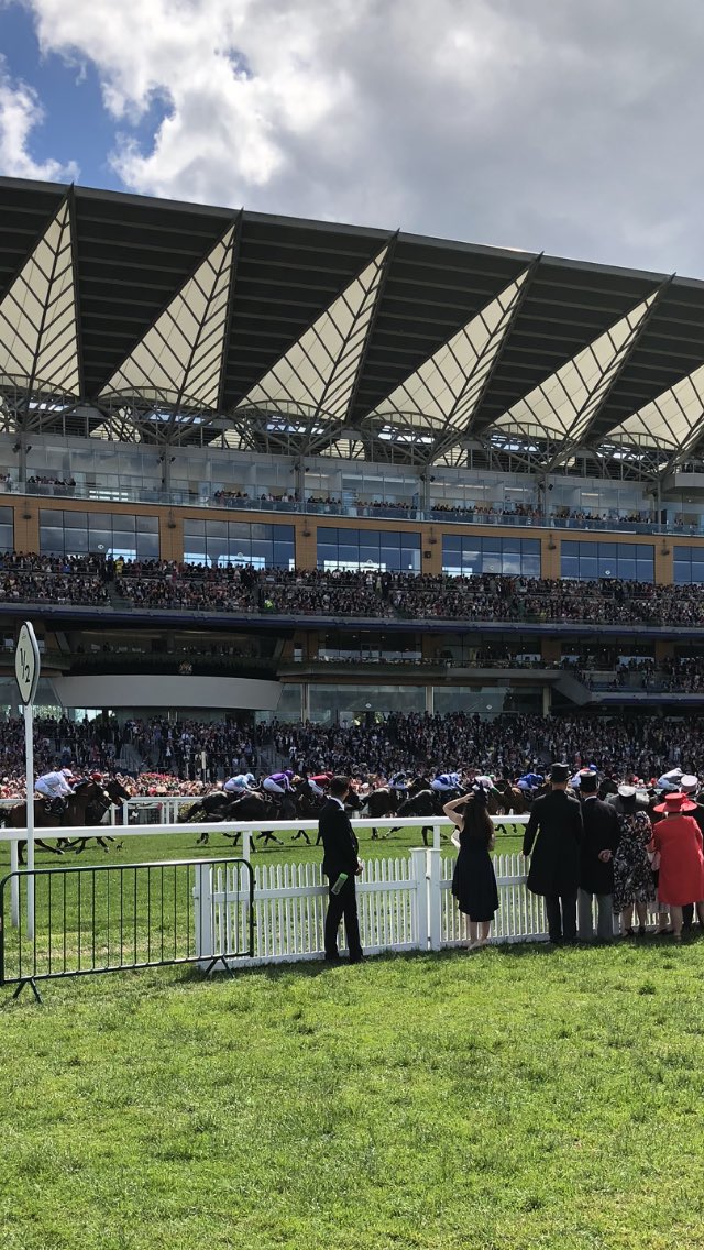 rmsgc_course's tweet photo. An afternoon workshop of Turf-Accountancy @Ascot with the @RoyalFamily and @avoncropamenity! #tallyho #ladeeda #weighedinweighedin https://t.co/W4tHofGwsB