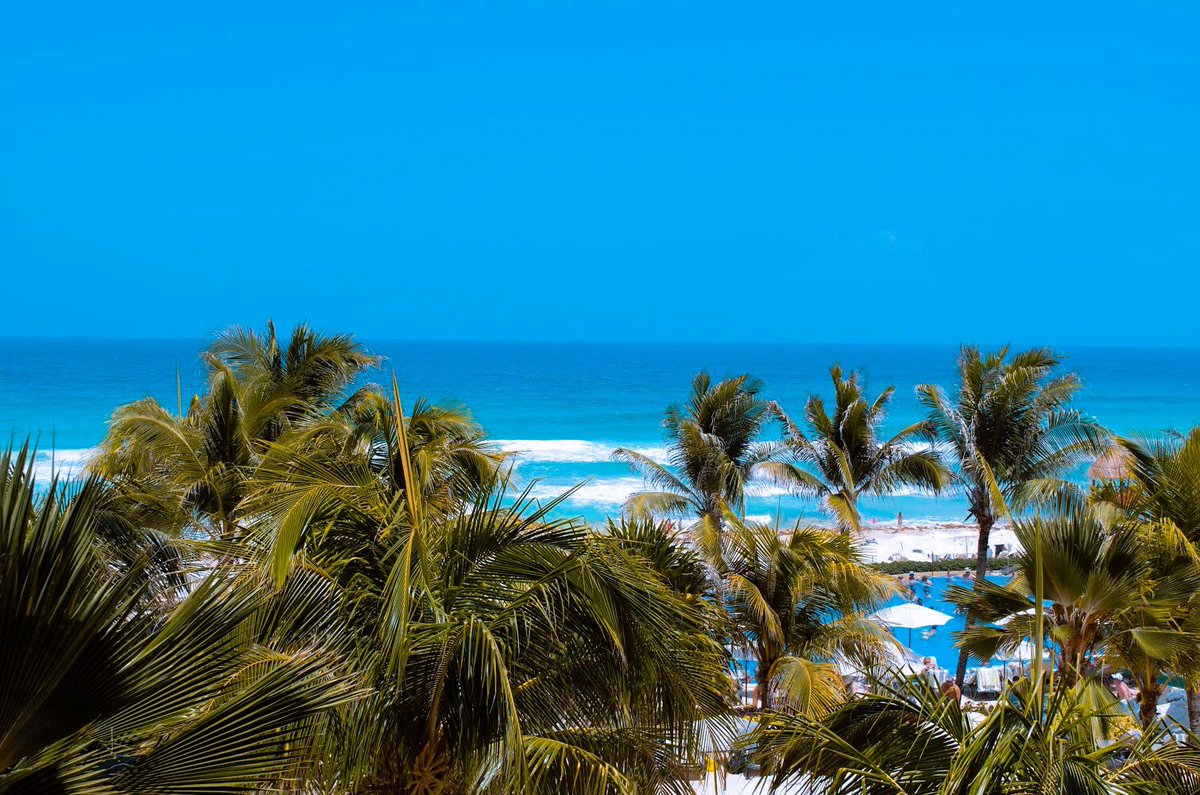 HRHCancun's tweet photo. #HRHCancun the place where it’s always #SummeeTime 😎🌴 #MadeForMusic https://t.co/ht0JZzKIRb