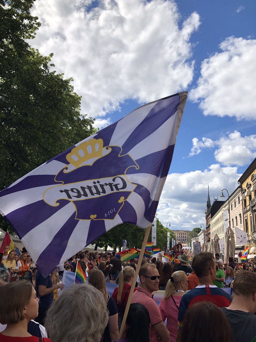 Grüner fotball er på plass i Pride🏳️‍🌈 #idrettsgledeforalle