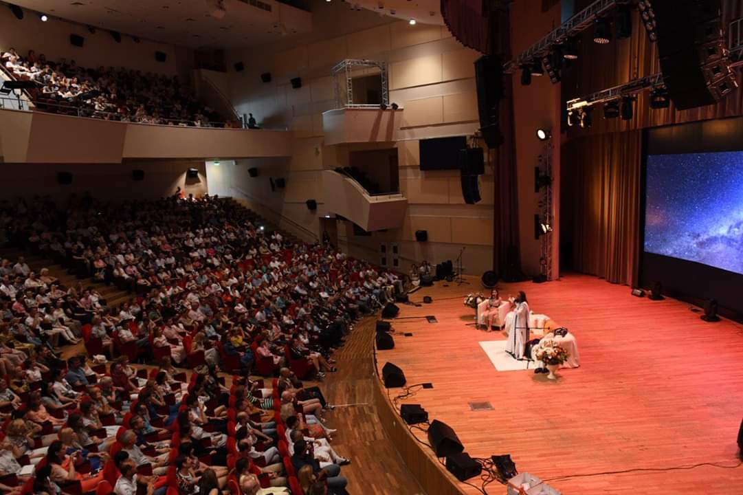 dineshaol's tweet photo. #UnveilingInfinity with #Gurudev @srisri in #Moscow #Russia https://t.co/JhPXiCTVov