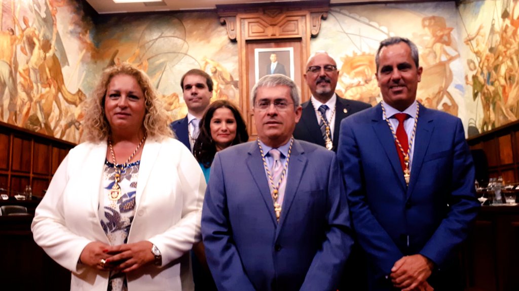 JorgeLahoudH's tweet photo. Hoy he compartido con mis compañeros de @popularesgc el Pleno de Constitución Cabildo Gran Canaria. Tenemos clara nuestra hoja de ruta. Trabajar con responsabilidad, haciendo una oposición seria, clara y contundente para los más de 64.000 Grancanarios que han confiado en nosotros https://t.co/B7c6LkgxSU