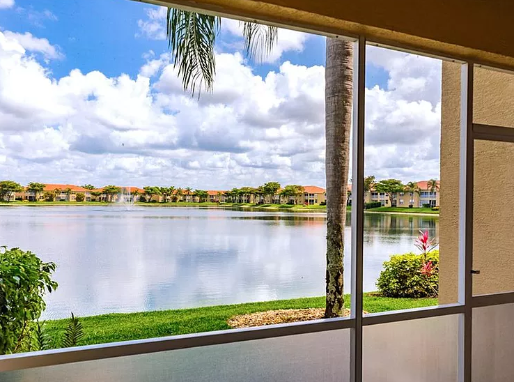 PremierCaine's tweet photo. SALE PENDING! | 6432 Huntington Lakes Cir., Apt. 103, Naples, FL 34119

Featuring spectacular lake front views and beautiful upgrades throughout, this condo is impressive! 

Get in touch with our team: (239) 221-0771

#cainedifference #cainepremierproperties https://t.co/vPyJjYvb89