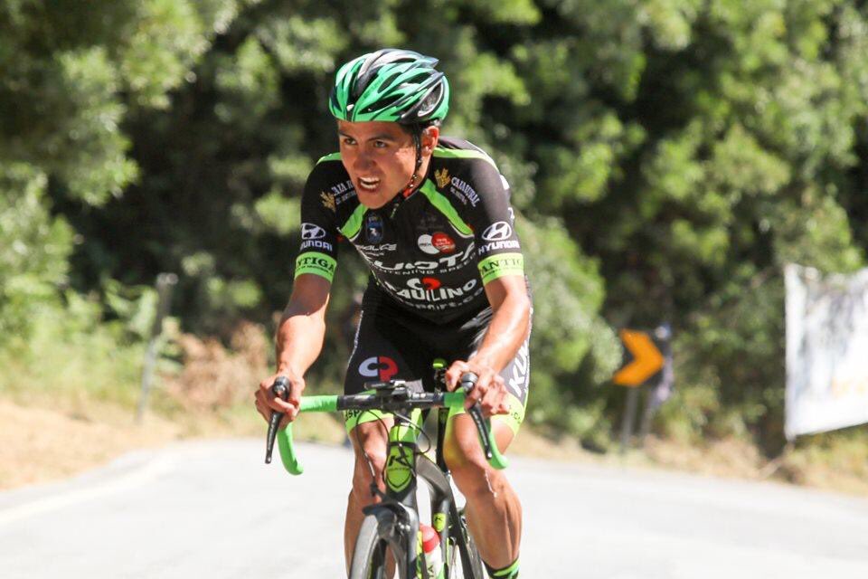 SpcaTeam's tweet photo. #GPAbimota KM150. ⛰Pindela de Silgueiros (3a) para:
34 David Ribeiro (LA Aluminios)
75 Eider Gonçalves (InOutBuild)
61 Tiago Machado (Sporting)
82 Cesar Fonte (W52-Porto)

@PepeCalderonP (Kuota) será al término de la etapa el nuevo líder de la Clasificación de la Montaña. 💪 https://t.co/sNifohLHQo