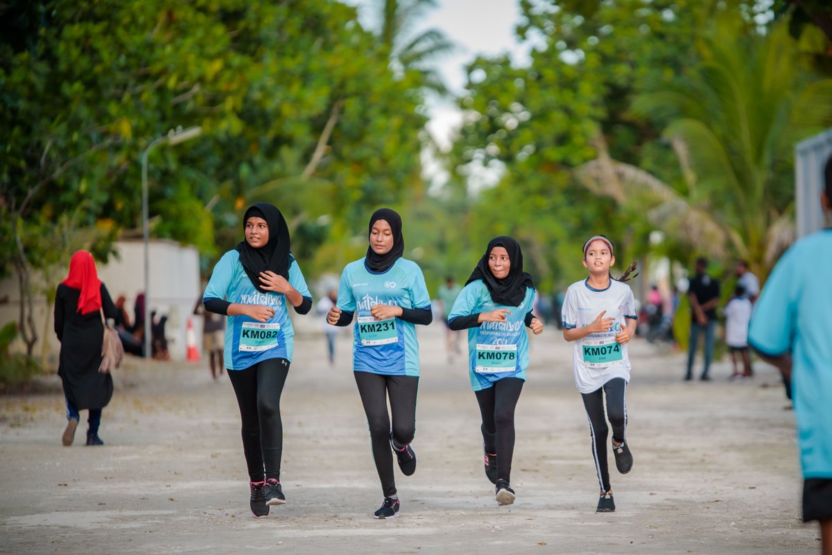 Hadhdhunmathimv's tweet photo. Squad goals! 😎 🏃❤️ 🏃 
Photo Credits: Wink A Pic
. 
.
.
.
#HadhdhunmathiMarathon #DhuveLaamu #RunMaldives #MoveMore #ProtectTheReef #VisitMaldives #VisitLaamu #Maldives #maldivesrunning #irunners #irunnersmv https://t.co/2jbLWUkNbl