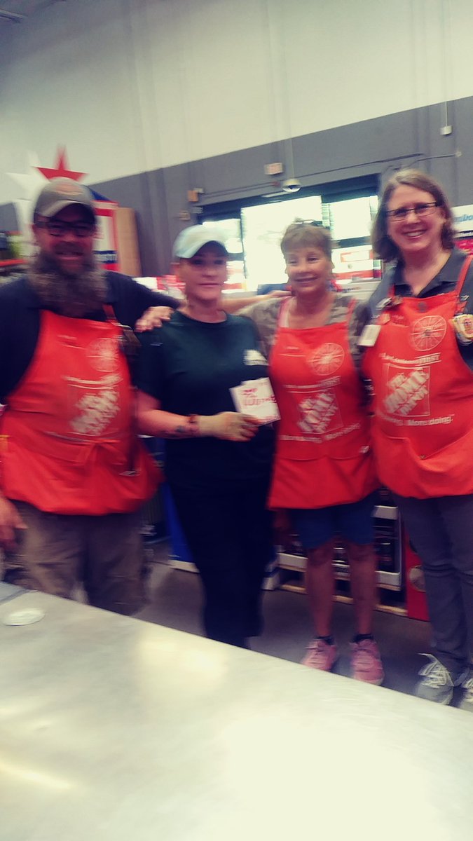 HDShaneHall's tweet photo. Veronica with Altmans has bee a great addition to our team! Great partnership!! @tavares_gabe @mattrobinson553 @Jvallejo1079 @HD0553 #swbset #freelunch https://t.co/wV2urqX0ZE
