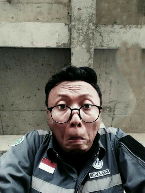 Semoga kelar dari sini, cepet dapet proyek lagi. Aamiin.