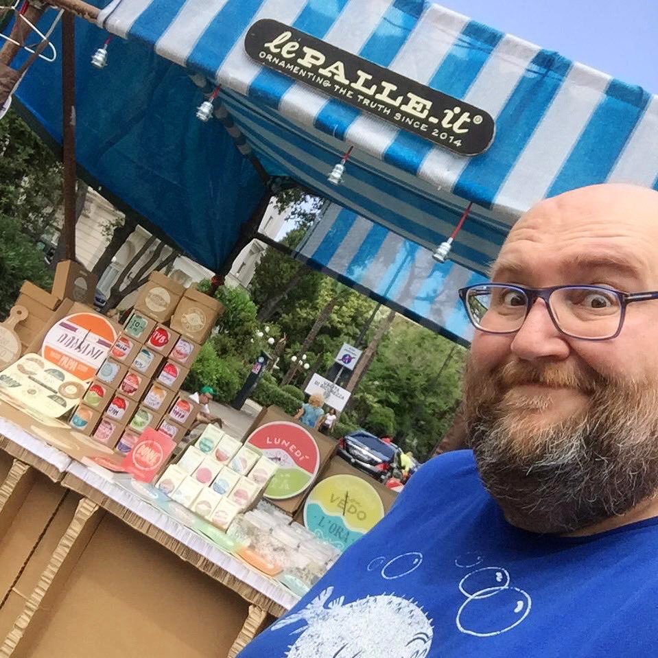 Oggi e domani #LePalle sono al Circo Mercato di Sapori e Cose
🎪🎪🎪
Rimini [Piazzale Fellini] dalle 10 fino a tarda sera
🎪🎪🎪
<a href="/AlMeniRimini/">Al Mèni</a> 
#almeni le cose fatte con le mani e con il cuore
🎪🎪🎪
#ilcircodeisapori #rimini #fattoconlemanieconilcuore