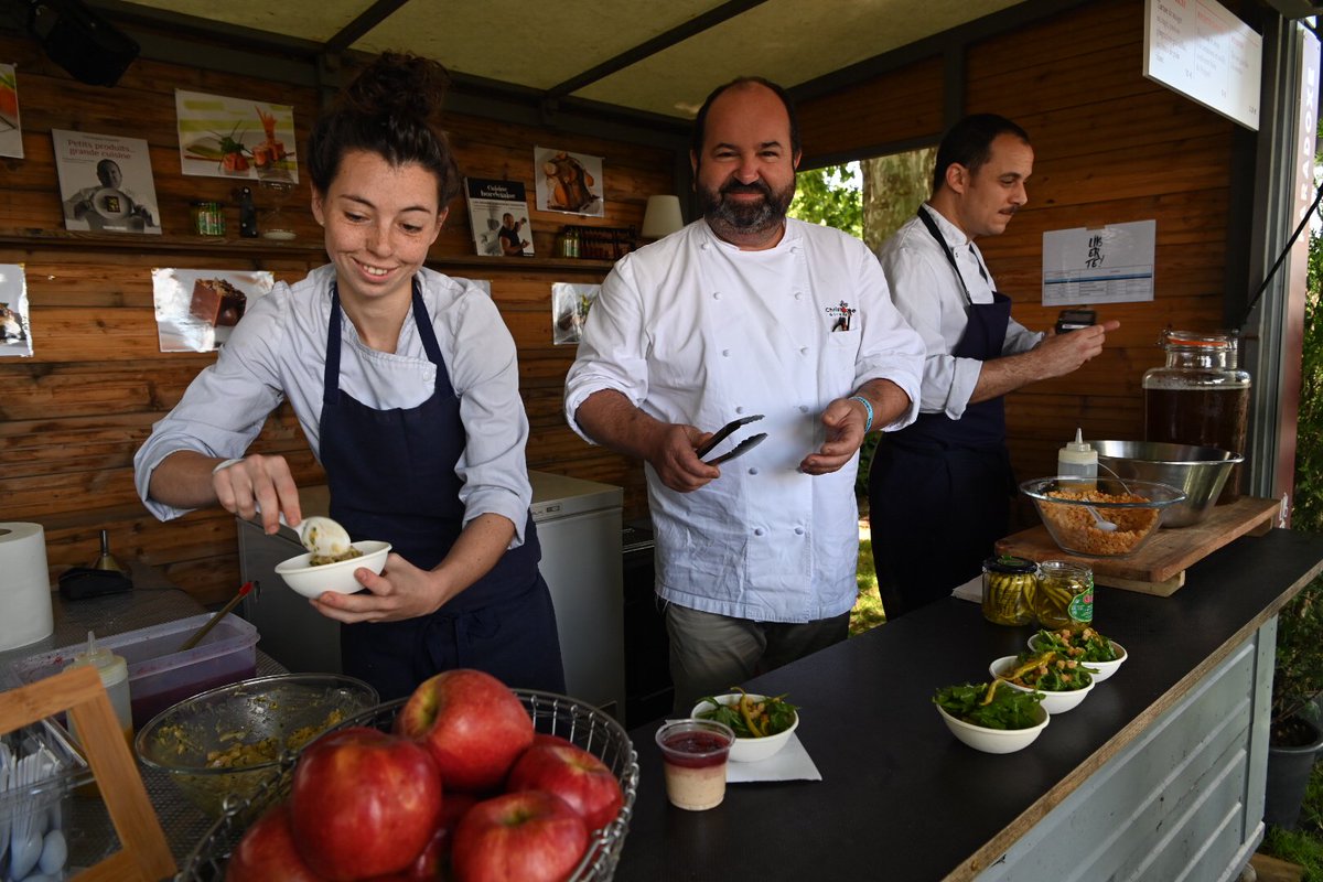 À la fête du Fleuve : on déguste, on mange, on chante, on découvre et... on se dit "oui" pour la vie 🥰 #Bordeaux #Bxff #France
📸 J.B Nadeau
