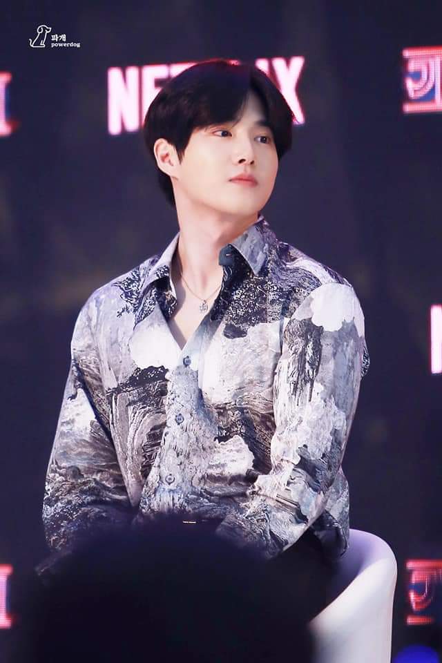 ShinHaWook2's tweet photo. Đẹp trai như thế này sao sống nổi 
#EXO 
#TeenChoice 
#ChoiceInternationalArtist @weareoneEXO https://t.co/2cMN5DycR0