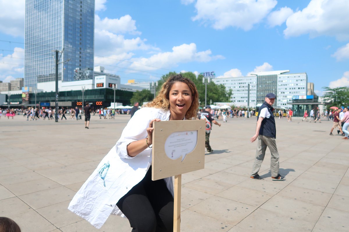 ohyeahfranzi's tweet photo. My personal highlight at @berlin_soapbox was fellow #paleo girl and #sassy #scicomm queen @Yara_Haridy (@mfnberlin):
ββ#Dinosaur #Diseases: What can #fossil bone tell us about ancient healing?"
IT WAS AWESOME π¦π¦π¦΄
#womeninscience #womeninstem #soapboxscience19 https://t.co/gprTnwuCYO