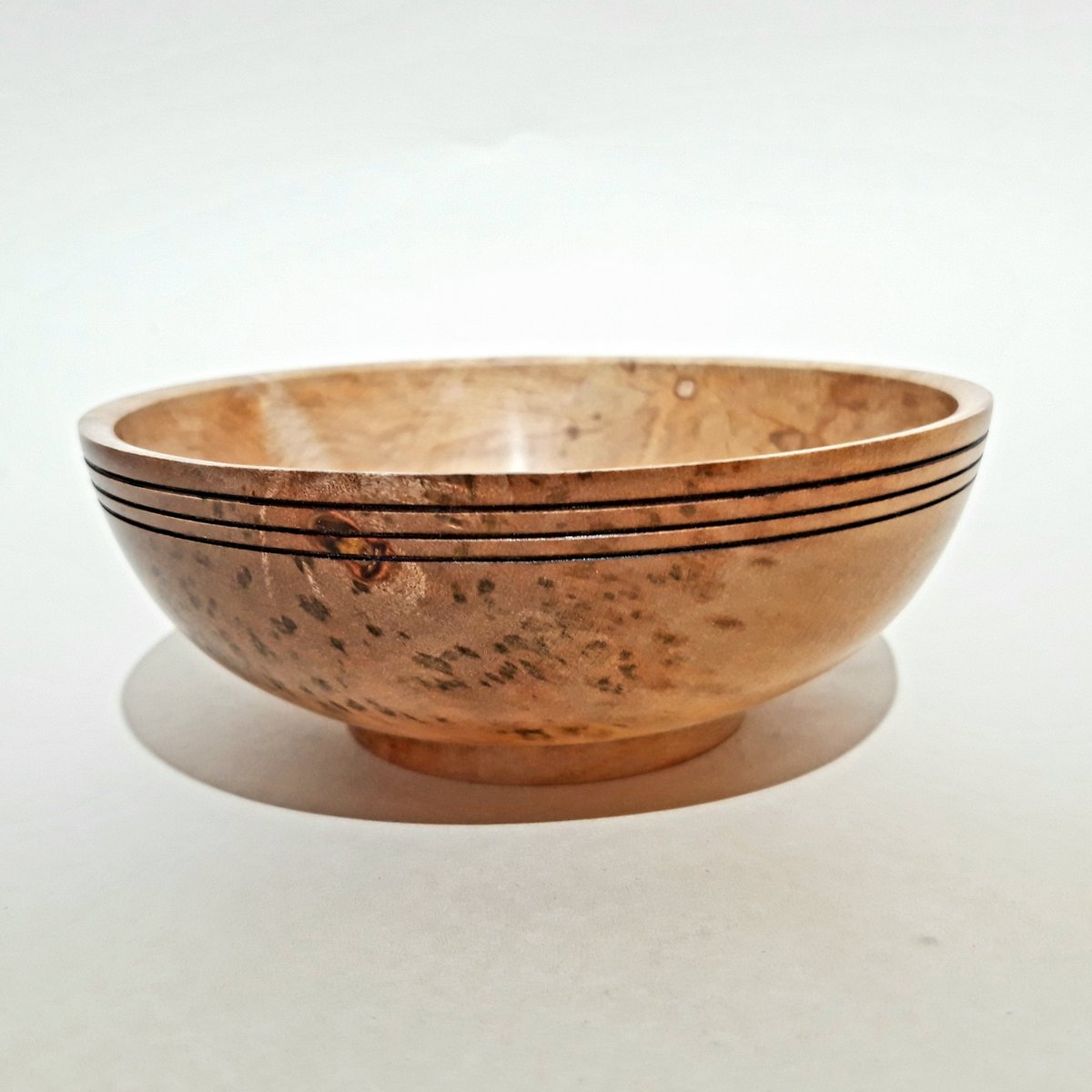 MSWoodturning's tweet photo. It's been a while, but #todayimmaking a simple small sycamore bowl. #Highlands #blackisle #NC500 #woodturning #northcoast500 https://t.co/UmUwZ4dvzP