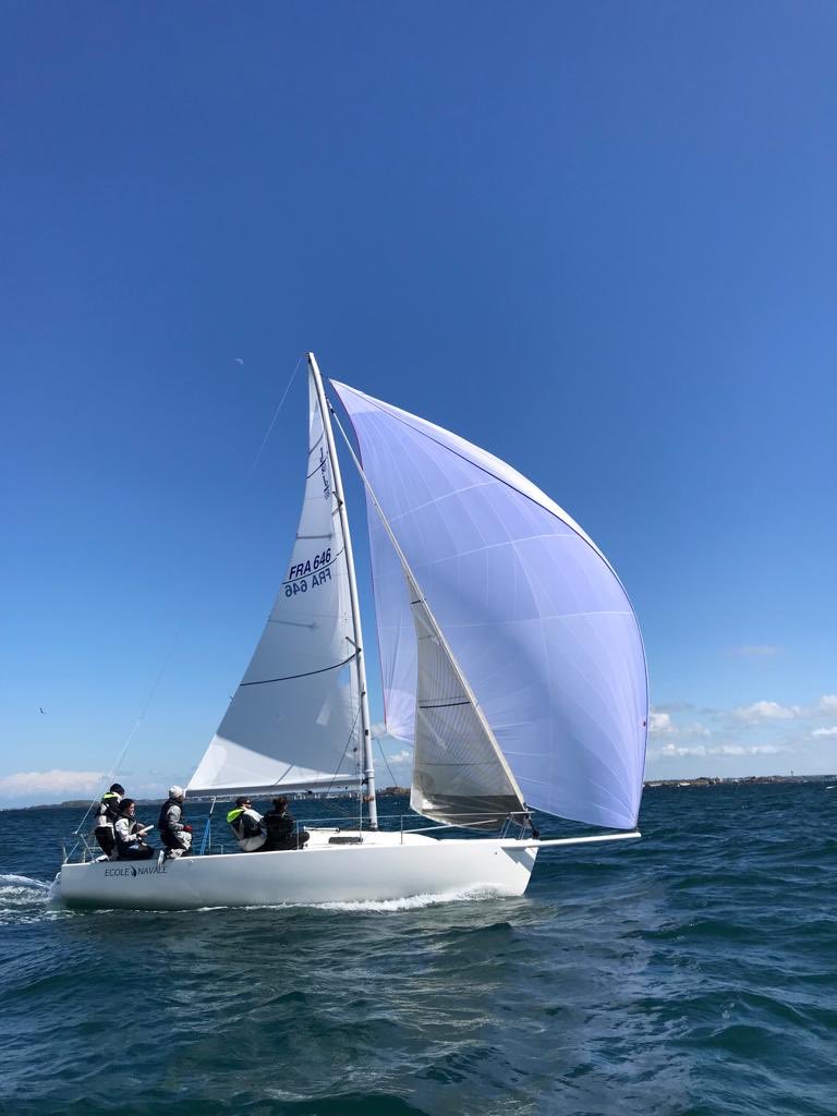 PierreLaouenan's tweet image. 4 Manches, 4 victoires..!
L'équipage de Courrier Ecole Navale est en grande forme ! 🤜🤜 #J80 #teamcourrier #ecolenavale