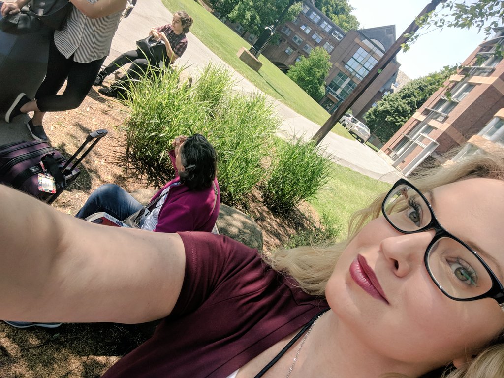 ElizabethGodsy's tweet photo. Bye-bye #ColgateWritersConference. On my way to #dfwcon. Another day, another #writingconference. #WritingCommunity https://t.co/ag5llilNxC