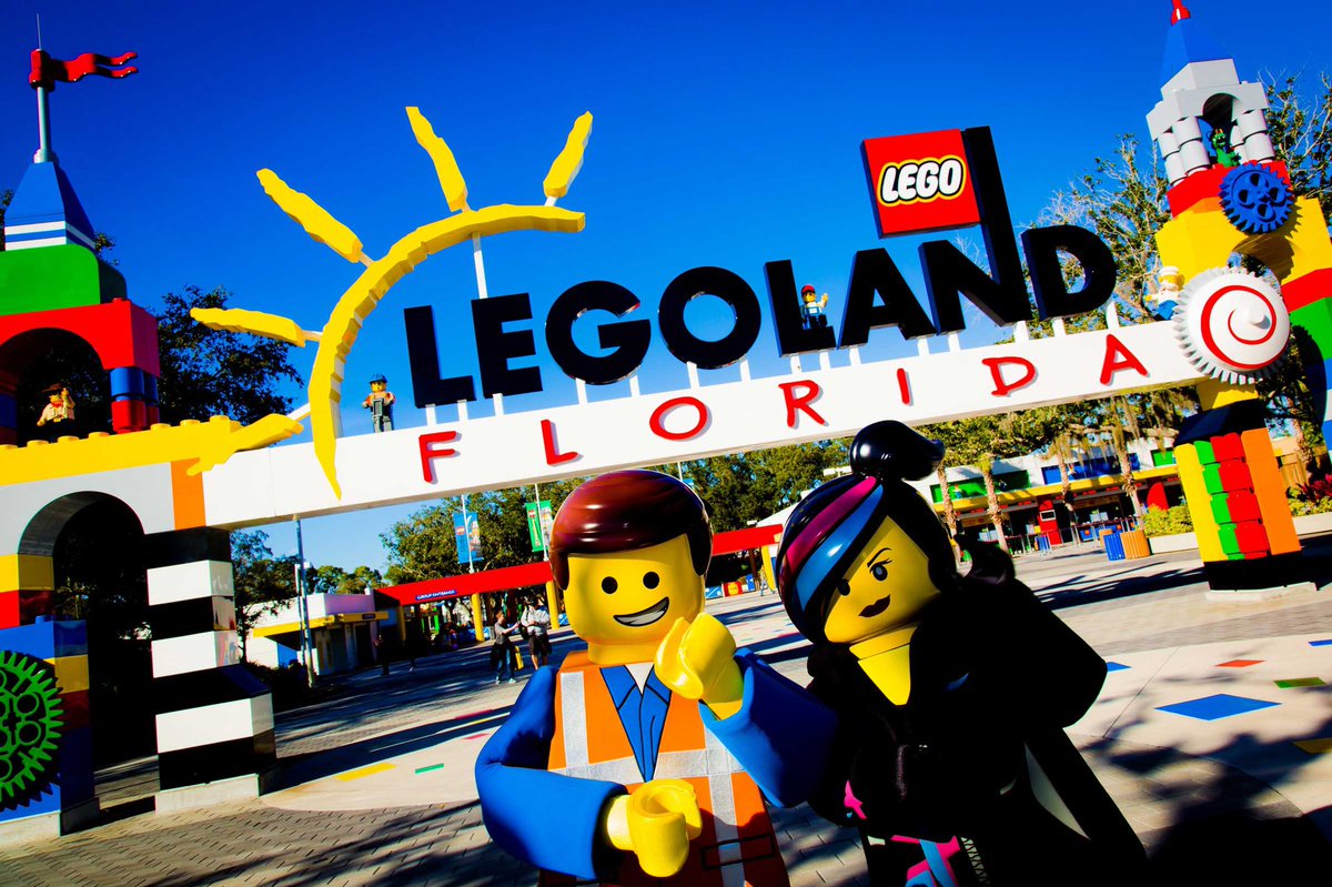 ChapWishWeek's tweet photo. 🌟 EDWARD and his family 👨‍👩‍👦‍👦 leave for LEGOLAND today 🎉🎉🎉🎉 Wishing them an AWESOME vacation!! Have so much fun Edward ✈️🎡🎆#EverythingForEdward #ChapWishWeek ❤️💙💛💚 https://t.co/QGhYbmrX5p