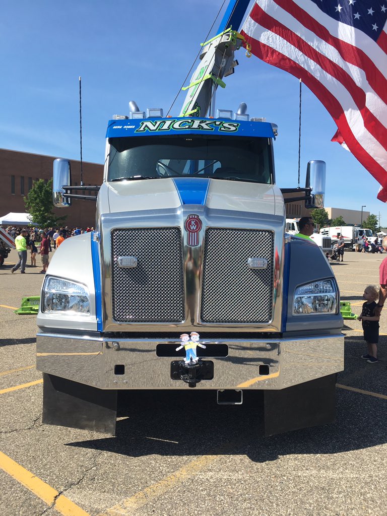 Having fun at Tons O Trucks! #FlatStanley 🇺🇸