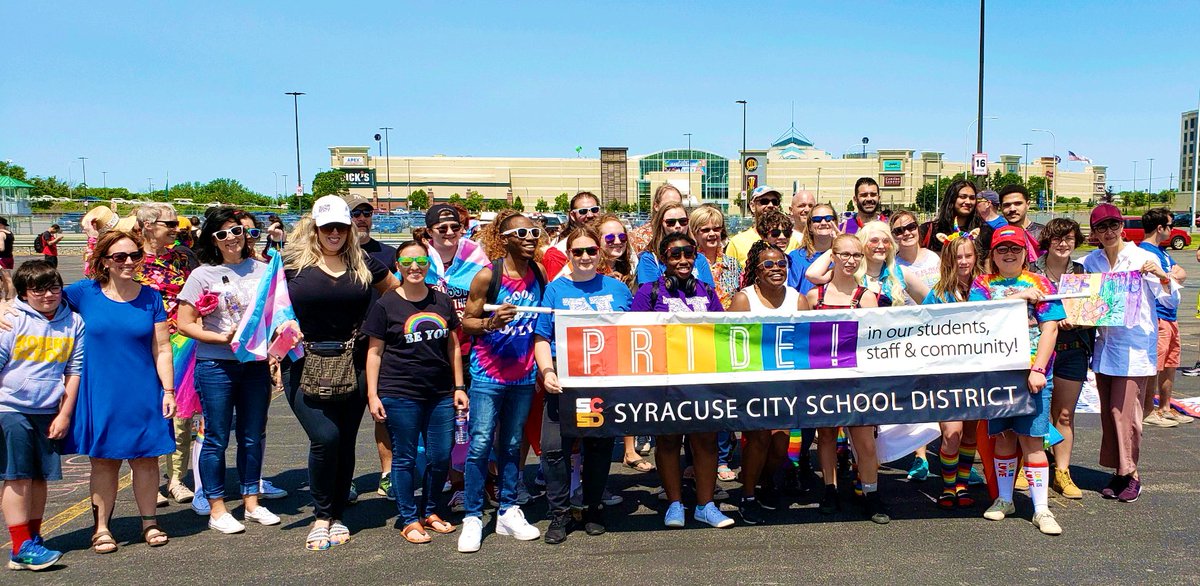 drchrismiller2's tweet image. Students, parents, families, teachers, leaders, staff and President of the Board of Education @SojewiczKatie lined up and ready to march. We are proud @SyracuseSchools #SCSDPride @cnypride #LGBTCuse