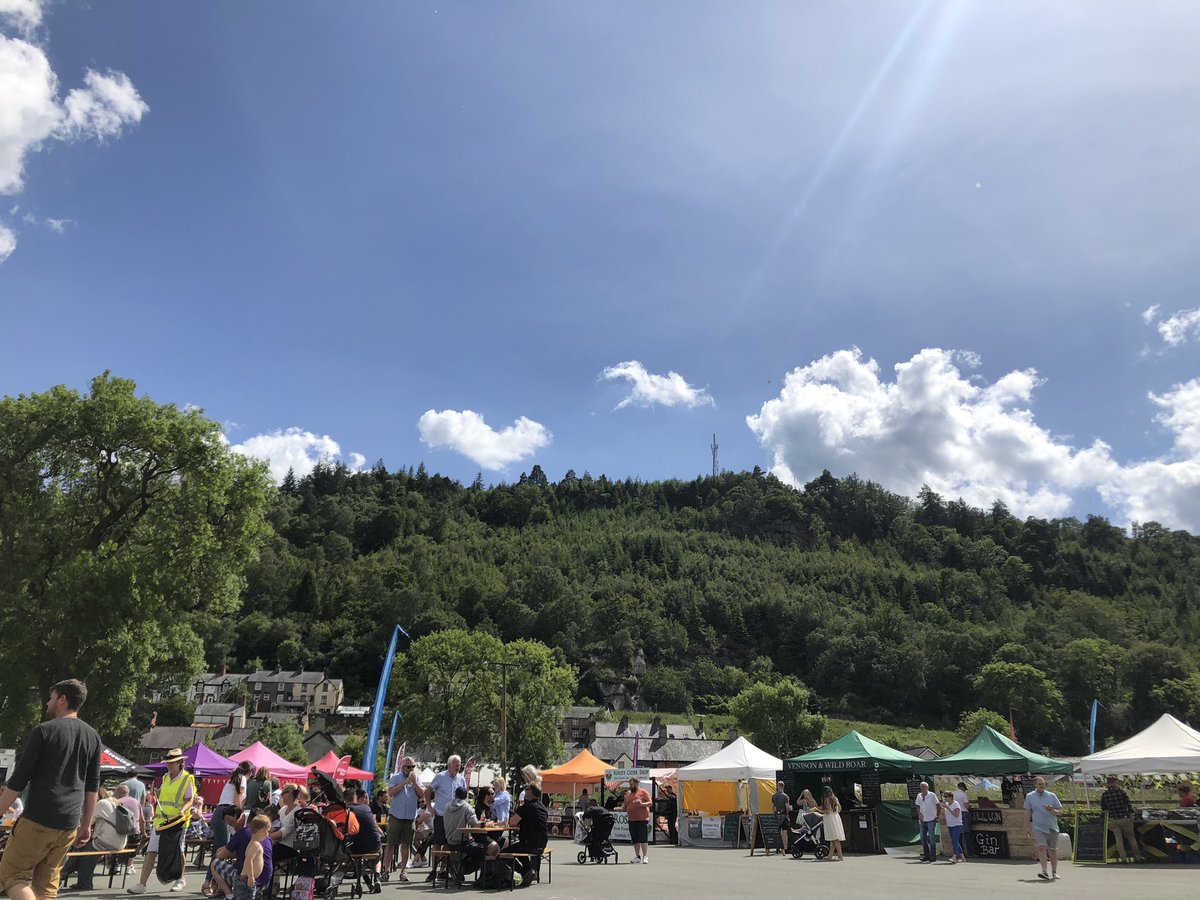 Fantastic day at the #CorwenFoodFestival. Congratulations to the organisers, <a href="/corwenfoodfest/">@corwenfoodfest</a>. #VisitWales #VisitNorthWales #NorthEastWales
