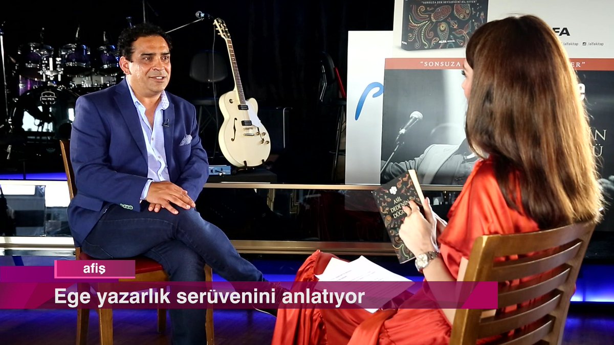 Sevilen şarkıcı Ege, müzik çalışmaları ve ikinci romanı Asil Dedenin Düğünü ile Afiş'e konuk oldu. Milliyet Sanat'ın düzenlediği Heykelde Yeni Keşifler yarışması, İstanbul Opera Festivali ve yaz sahnelerinden detaylar yine Afiş'te ekrana geldi buff.ly/2X0bwNg