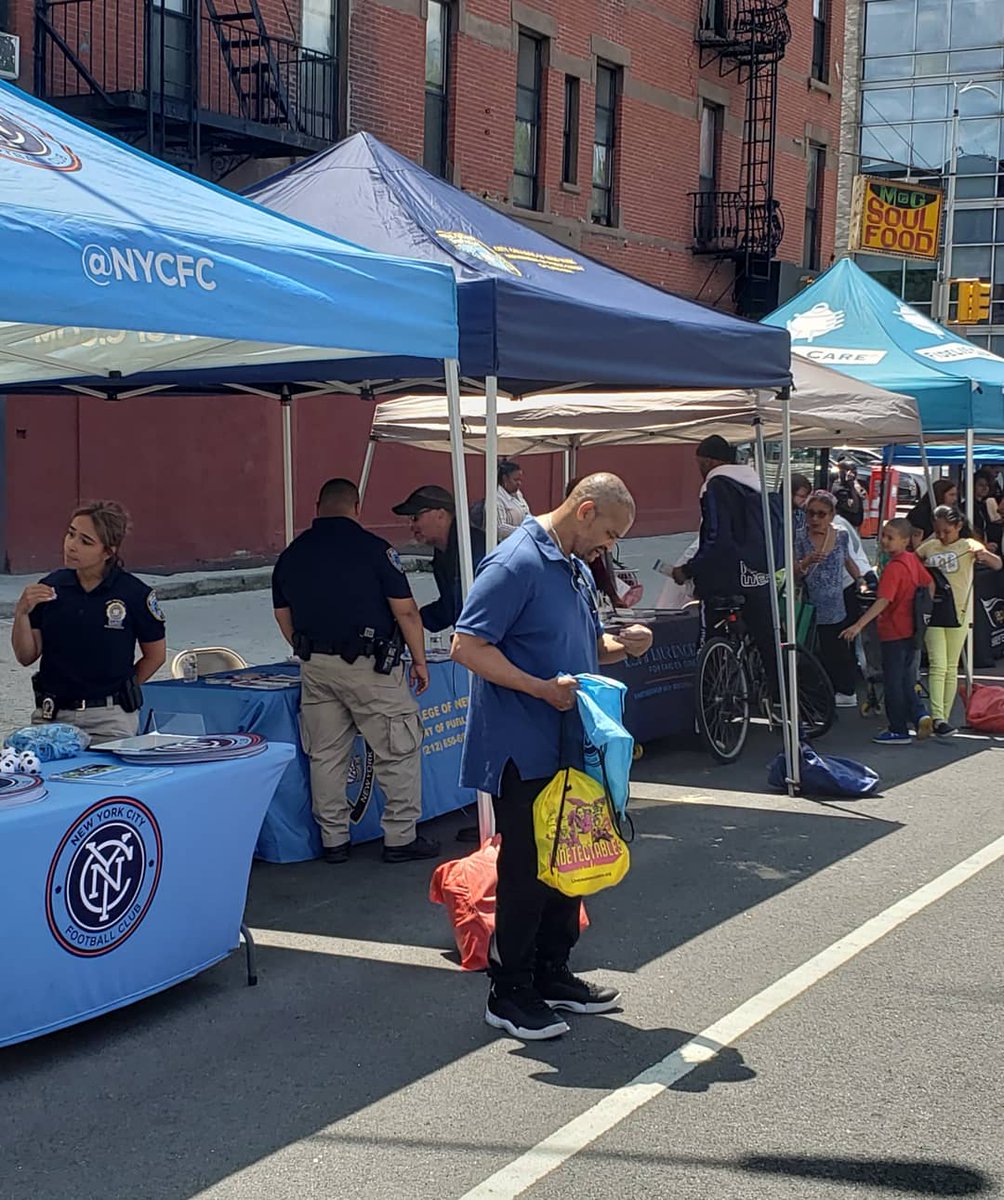 CCNYPS's tweet photo. CCNY DPS is out in Harlem with the community. Come out and enjoy the day with us. #NYPD #26PCT #32PCT #communityaffairs https://t.co/HZMaeGlBAv