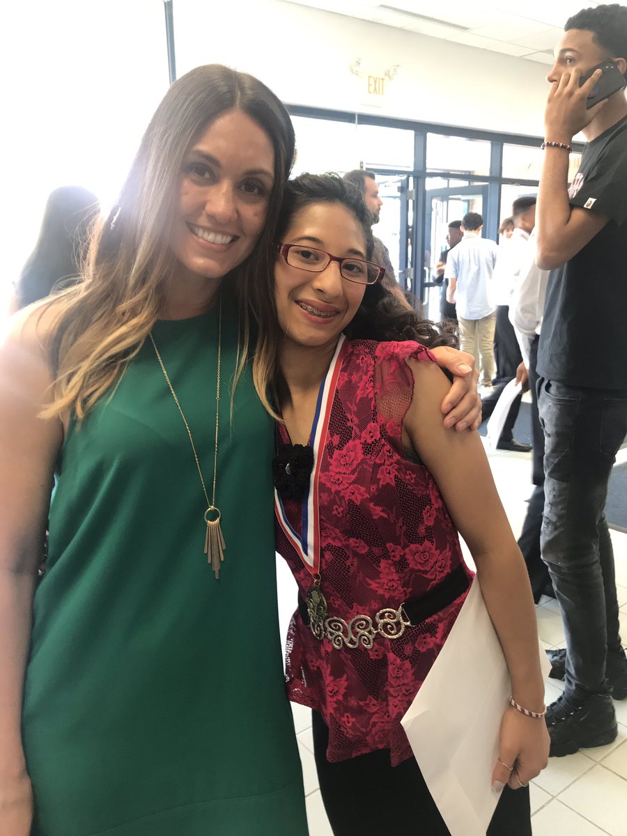 MsMoran_AMD's tweet photo. So proud of AMD’s class of 2019! What a beautiful day! Love these kiddos! https://t.co/mfa9ruVE3d