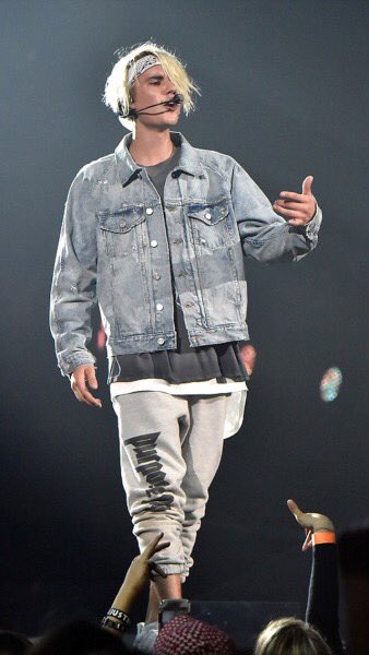 PraiseSexrauhl's tweet photo. i miss the purpose tour https://t.co/TWX6oSeApi