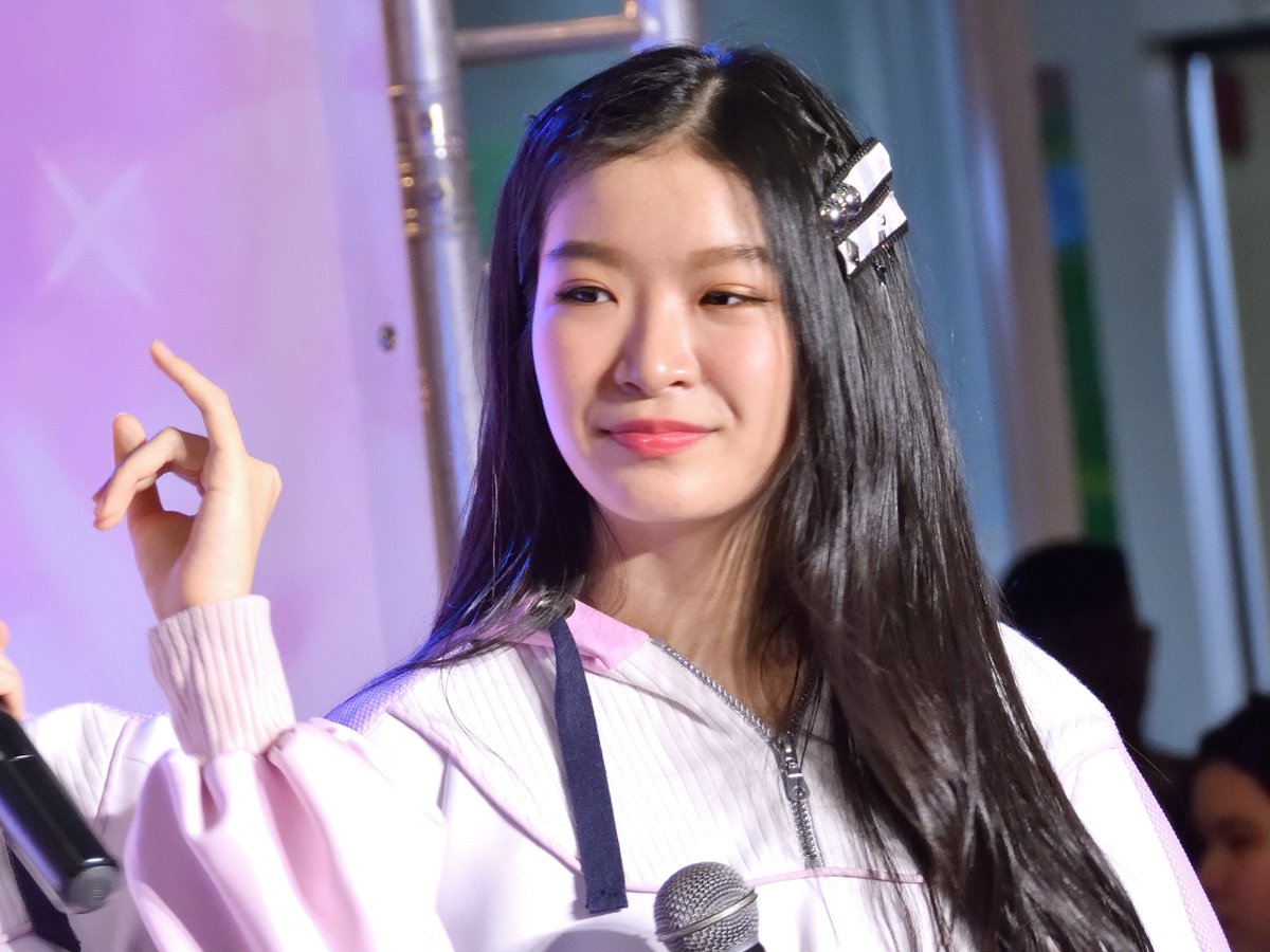aelzard_grazel's tweet photo. #MiniMoreMarket #StangBNK48 https://t.co/lJyCJTqPGk