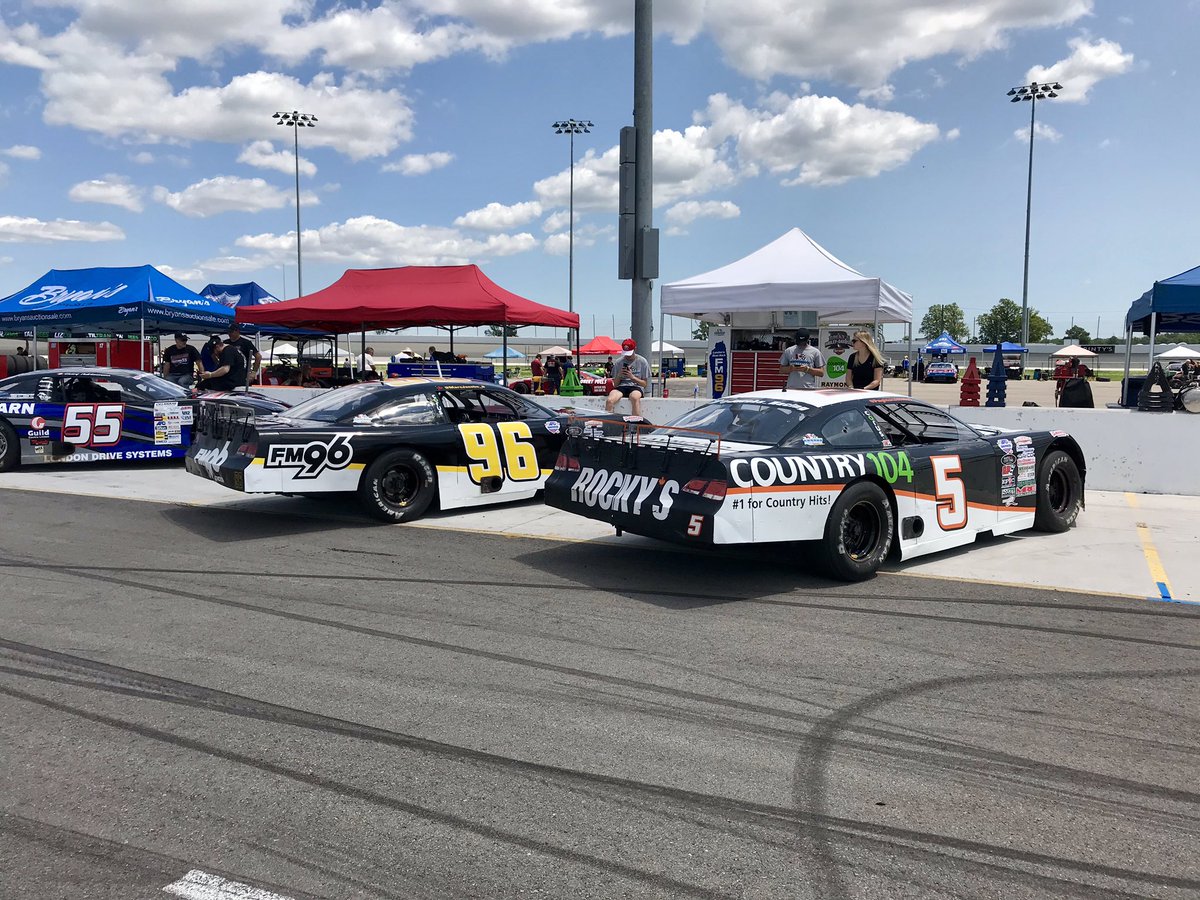 We’re racing tonight @JukasaMotor in the Prelude to the Nationals! Tonight’s event begins at 6:30, with both the 5 and the 96 on track for 100 laps.