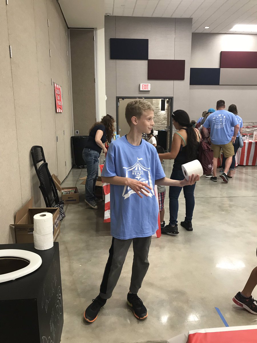 a_craven8's tweet photo. Magnolia Reads Jubilee was an amazing event! So many families from our community came out to celebrate reading. We played games and gave away tons of books to kids!! Magnolia intermediate had a fun toilet paper toss game! #magISReads #MagIntermediate https://t.co/T8H1wNQGb6