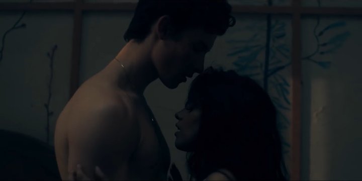 SkyFansSquad1's tweet photo. This part was so amazing. This is my favorite part not just because we've seen the chemistry of @Camila_Cabello and @ShawnMendes but also because this is where the part of the video that makes the #SeñoritaVideo more interesting to viewer because it consist hidden meanings!♥ https://t.co/mvgxfugAxu