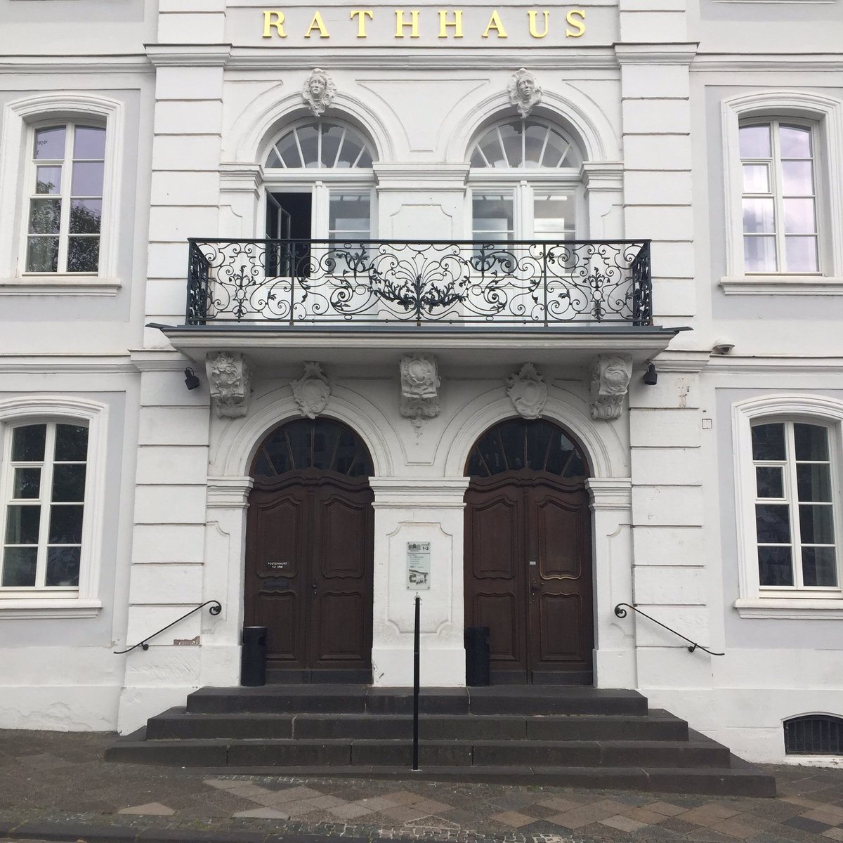 sb_weltweit's tweet photo. 😄 Nun bin ich ebenfalls für mündliche #telc-Prüfungen auf den Niveaustufen A1 und A2 zertifiziert! Gleichzeitig habe ich wieder wunderbare Kolleg_innen kennenlernen!! Schön war’s an die Volkshochschule am Schlossplatz!!! #saarbrücken #saarland #sprachschule #sbweltweit 👨🏼‍🏫 https://t.co/OJ7W3Hw4wL