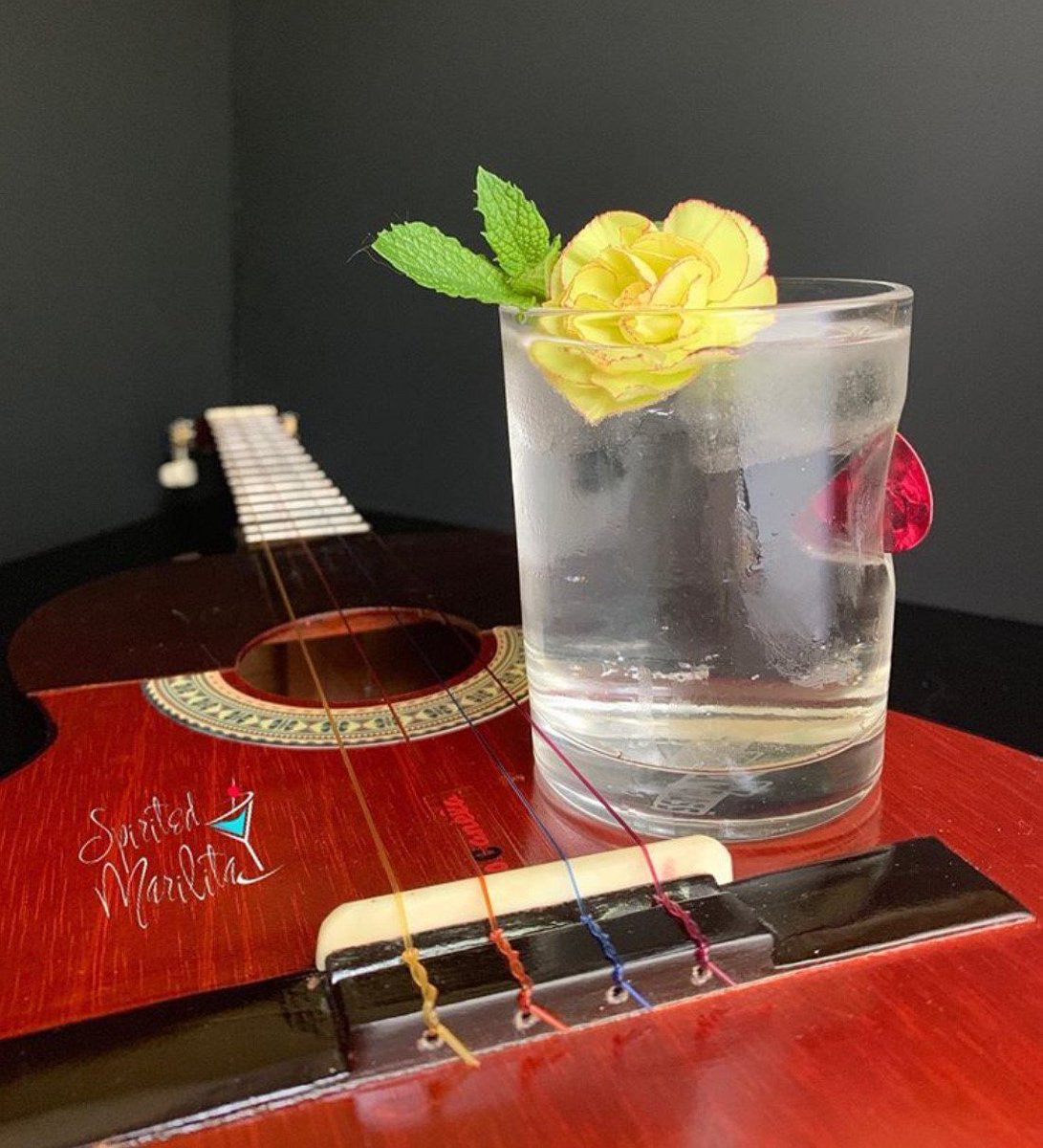 Music fills the soul... and so does this drink 😉
Beautiful shot!😍
📸: @spirited_marilita
Get your buddy one here; stuckinglass.com/collections/wh…