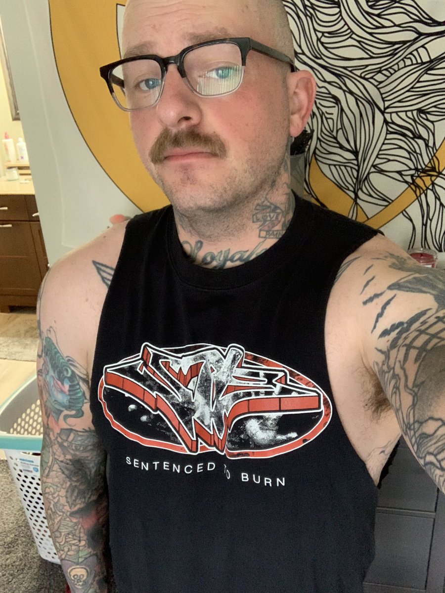 I feel like I’ve reached a new level of gym bro. <a href="/sentencedtoburn/">Sentenced To Burn</a> cut off is gonna add like 100lbs to my deadlift.