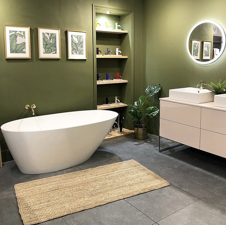 AB_Britain's tweet photo. The Lefka's eye-catching asymmetrical shape is deceptively compact, making it suitable for small spaces without compromising on style or comfort. Check it iut at @hovebathroomandkitchencentre showroom!

#bath #freestandingbath #bathroomdecor #compactbathroom #interiors https://t.co/VKkm1qnP1v