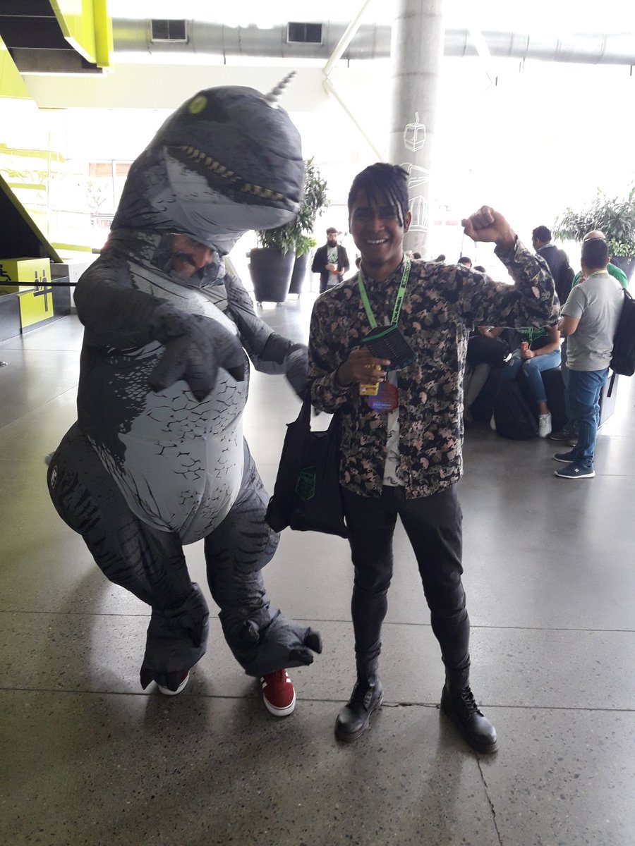 xfry's tweet image. I meet to #Libuv at #NodeConfCO 💜