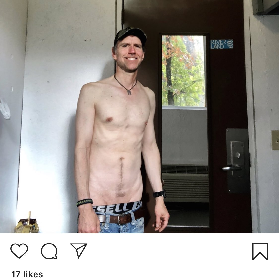 daddyluver69's tweet photo. i got dragged by someone who actively shows their whole landing strip https://t.co/fNIgJQ2tck