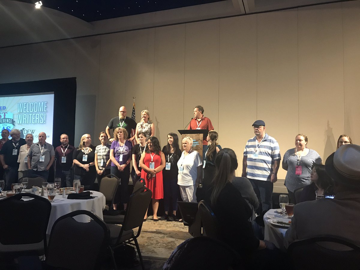 RedPenKaitlyn's tweet image. So much thanks to the #dfwcon volunteers!