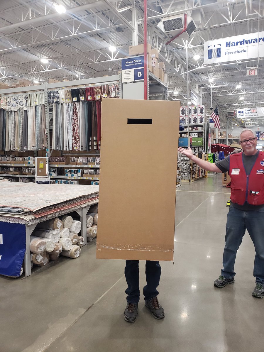MySoul4Talyn's tweet photo. You know it's going to be an interesting day at work when THIS happens. 🤣
#FunAtWork #MakeWorkFunAgain #InterestingDay #CardboardBox #CardboardDalek https://t.co/fMRgUMTogn