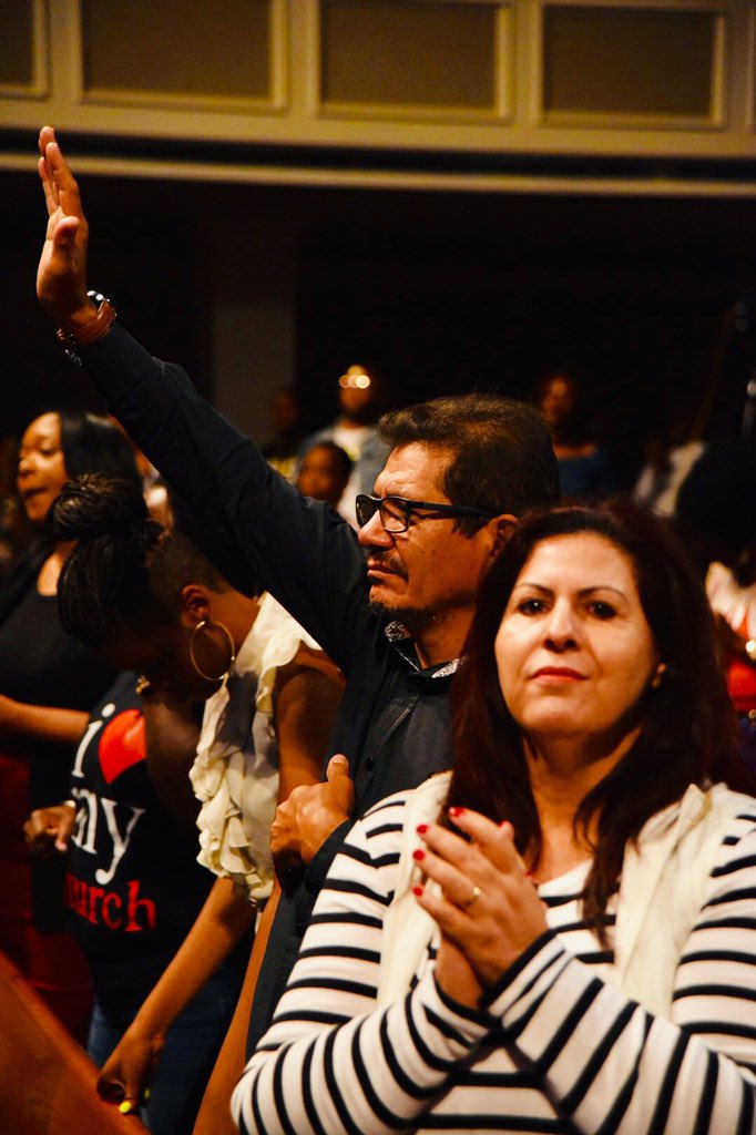dReamcenteratl's tweet photo. MEN In WORSHIP...
#dReamcenteratl #williammurphy #daniellemurphy #IronMen #pRotectors #MensMinistry #MensMonth #men #brothers #buildingMENthatmatter #atlantachurch https://t.co/rz5y2f0KW0