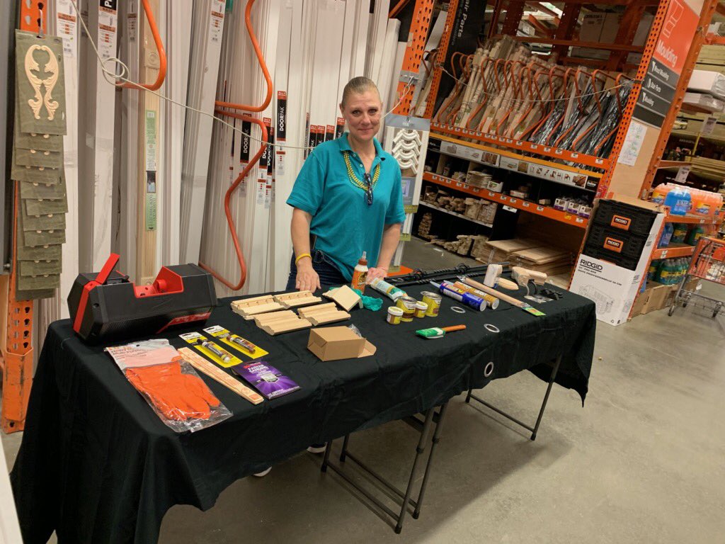 Home Depot1256  Weekend Molding clinic. Thank you Lilly ⁦<a href="/MsCarly_HD/">Carly Ulrich</a>⁩